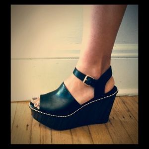 Black platform sandals. NEW